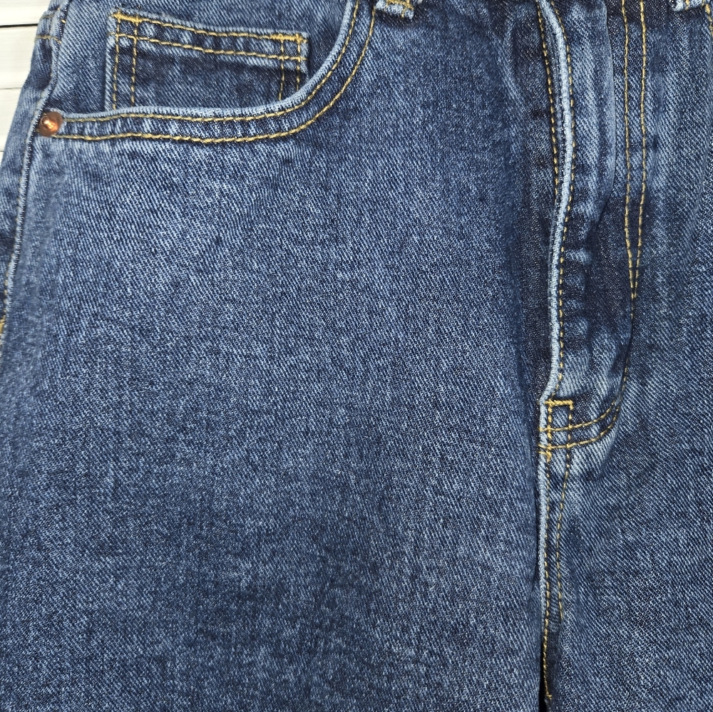 Pretty Little Thing Mom Denim High Waist Distressed Knee Mid Wash Jeans Sz 4 - Picture 2 of 4